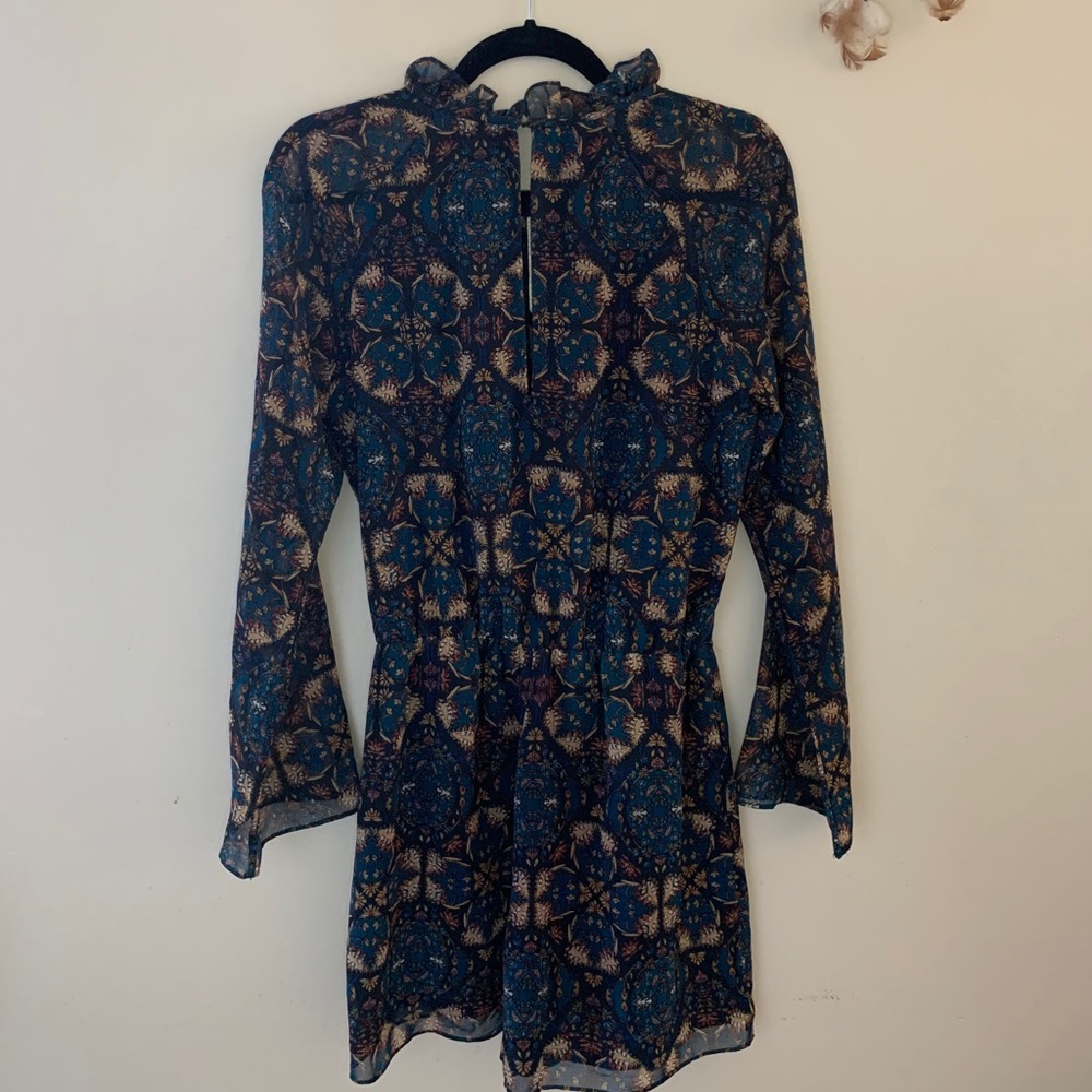 Beautiful BCBG patterned romper - Picture 5 of 6